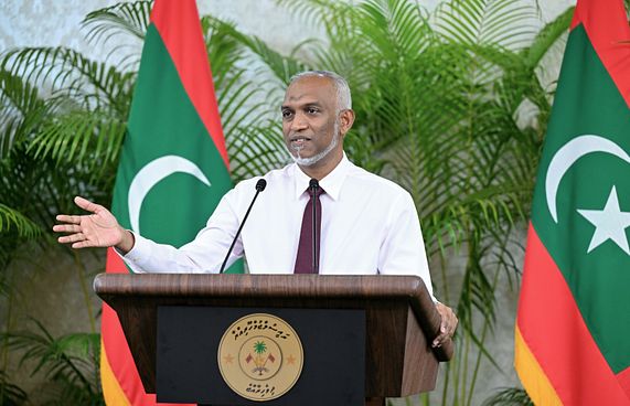 ނޫސްވެރިންނާ އެކު 14 ގަޑިއިރު، ތާރީހުގެ ތެރެއަށް!