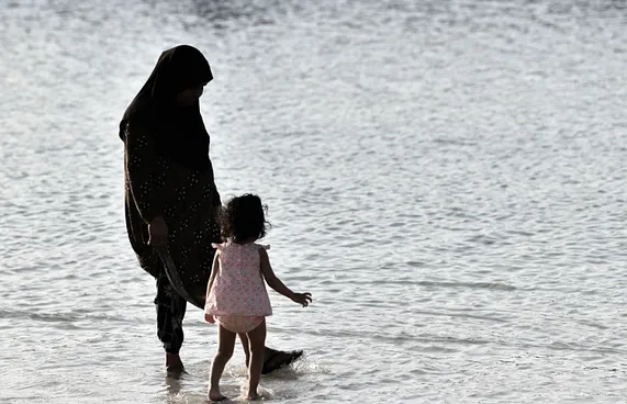 ދަރިންނަށް ދެ އަހަރު ފުރެންދެން ހުސްވަގުތު ދޭން ފާސްކޮށްފި