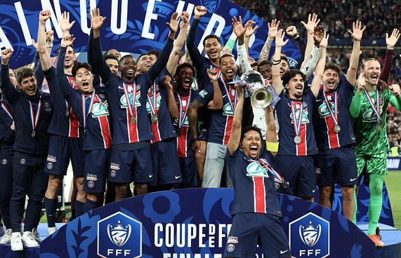 ޕީއެސްޖީން ފްރެންޗް ކަޕް ކާމިޔާބުކޮށްފި