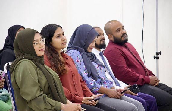 ބްރޯޑްކޮމްގެ އައިޓީ އޮފިސަރު މަގާމުން ވަކިކޮށްފި