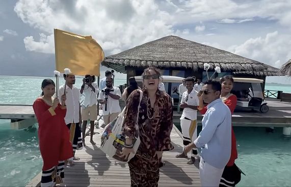 ސޮނާކްޝީއަށް ރާއްޖެއަކީ އަމިއްލަ ގެ