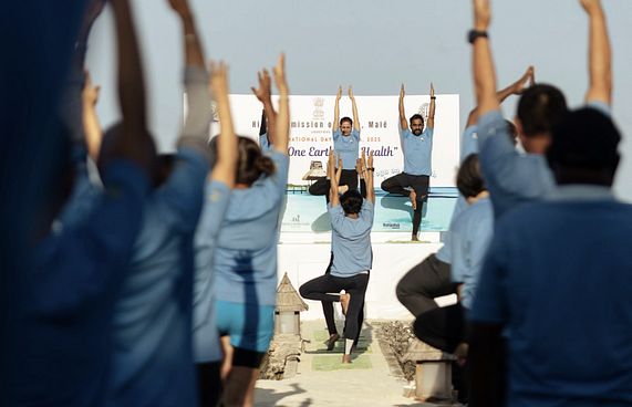 500 މީހުންނާއެކު މިއަހަރުގެ ޔޯގާ ދުވަސް ފާހަގަކޮށްފި