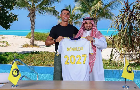 ރެކޯޑް މުސާރައަކަށް ރޮނާލްޑޯ އައް ނަސްރުގައި މަޑުކޮށްފި