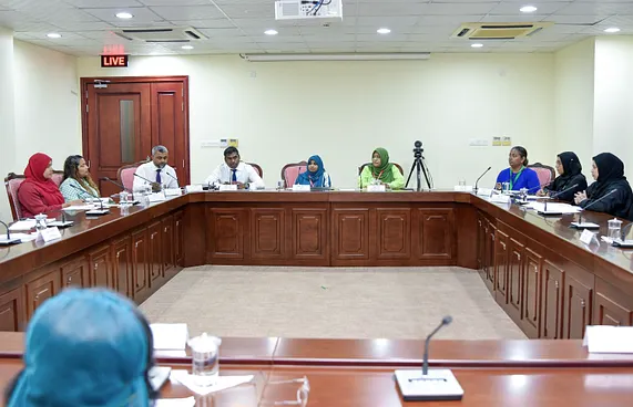 އާސަންދައިން ބޭސް ދޫނުކޮށް ވިއްކާ ނަމަ ފިޔަވަޅުއަޅަނީ