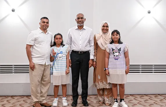 "ދިވެހިންނަށްޓަކައި ނޫނެކޭ ބުނަން ފަސް ނުޖެހޭނެ"