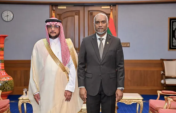 ސައުދީ އަރަބިއްޔާގެ އާ ސަފީރުގެ ފަތްކޮޅު އަރުވައިފި