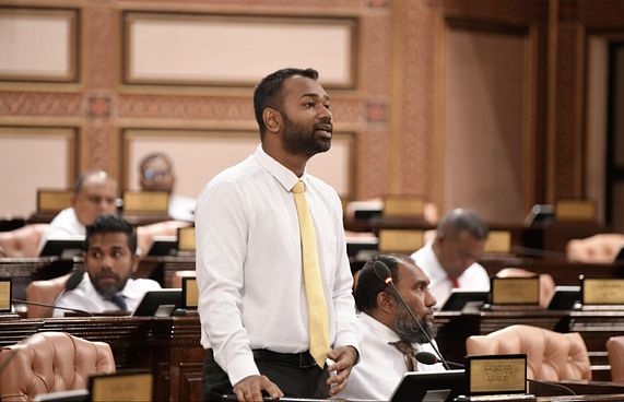 ހިޔާލު ހޯދުމުގެ ވޯޓުގެ ބިލަކީ ފަހަތަށް އެޅޭ ފިޔަވަޅެއް