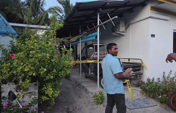 އަބްދުއްރަހުމާން މަރާލާފައި އޮތީ ބޮލަށް ހަމަލާދީގެން