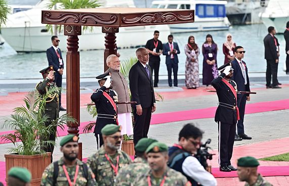 މޯދީއަށް ރަސްމީ އިއްޒަތުގައި މަރުހަބާ ދަންނަވައިފި