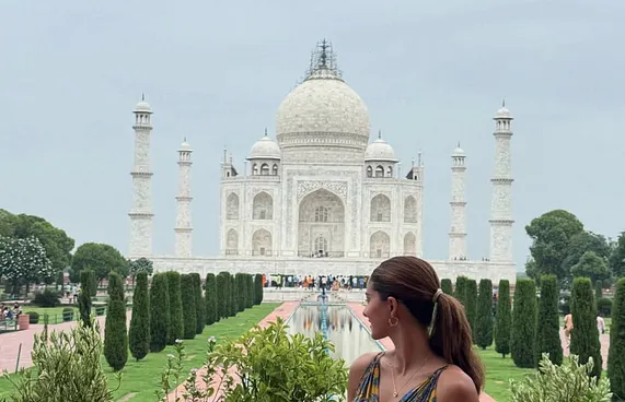 އަނަންޔާ ތާޖު މަހަލް ބަލައިލަން ހިނގައްޖެ