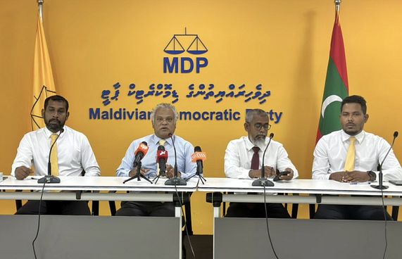 "ކައުންސިލަރުންނަށް ޖެހޭނީ މުސާރަ ނަގައިގެން ތިބެން"