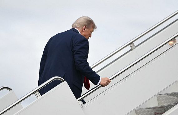 އިސްލާމީ ގައުމުތަކުގެ ލީޑަރުންނާ ޓްރަމްޕު ބައްދަލުކުރަނީ