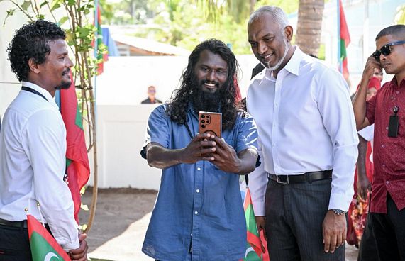 "މިއަދާ ހަމަޔަށް އޮތީ ދިއުޅި ދިގު ނިޒާމެއް"