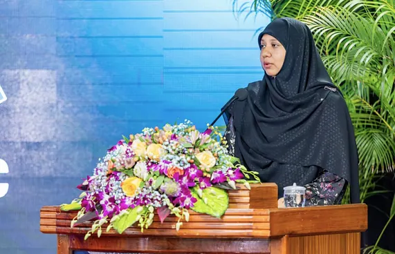 އަލަމްނައި އައިކަން އެވޯޑް ޕްރޮފެސަރު ޑރ. މުނީޒާއަށް