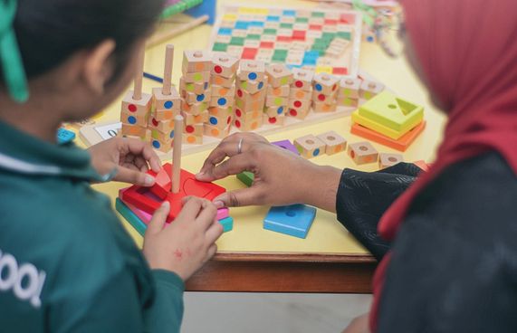 ބޭންކް ފަންޑުން ވޭމަންޑޫ ސްކޫލުގައި ސެން ކްލާހެއް