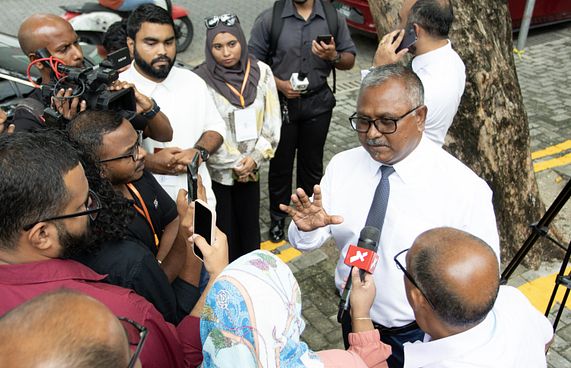 ކޮމިޝަނުގައި ރައީސްގެ ބާރެއް ބޭނުންފުޅެއް ނޫން: ޚަލީލް