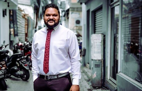 ފަލާހުގެ ވާހަކަ ކުށްވެރިކުރި މުވައްޒަފަކު ވަކިކޮށްފި