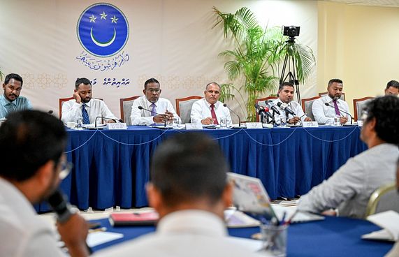 ނޫސްވެރިންނަށް އިންޒާރުދޭ މައްސަލަ ކޮމިޓީން ބަލަނީ