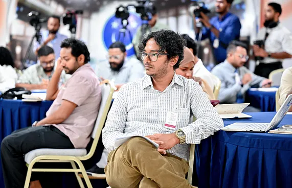 ފިޔާޒާއި ހަސަނަށް ކުރާ ދައުވާ އަނބުރާ ގެންދަން ގޮވާލައިފި