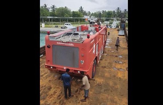 ފުވައްމުލަކު އެއާޕޯޓަށް އައްޑޫއިން ފަޔާލޮރީއެއް ގެންދަނީ