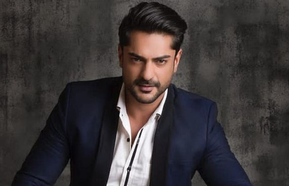 ރޭޕްގެ ތުހުމަތުގައި އަޝިޝް ކަޕޫރް ހައްޔަރުކޮށްފި