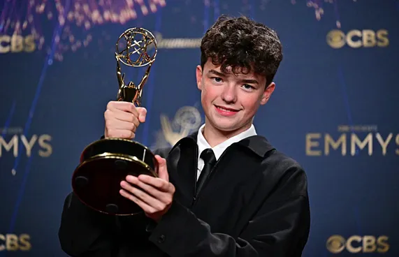 އެމީ: 15 އަހަރުގެ އޯވެން ކޫޕާ ތާރީހުގެ ތެރެއަށް!