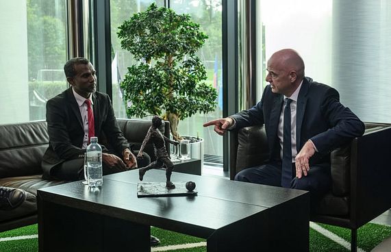 ފީފާގެ ރައީސްގެ ތައުރީފު އެފްއޭއެމްގެ މަސައްކަތަށް