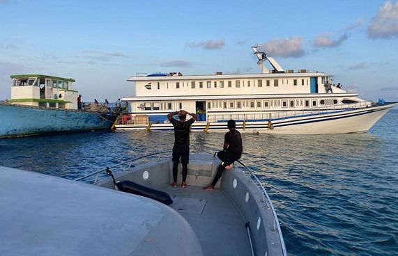 ފަރަށް އެރި 12 މިލިއަން ރުފިޔާގެ ބޯޓު ފުންކޮށްފި