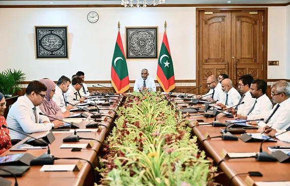 މެދުއިރުމަތީގެ ހަނގުރާމަ: ހާއްސަ ކޮމިޓީއެއް އެކުލަވާލައިފި