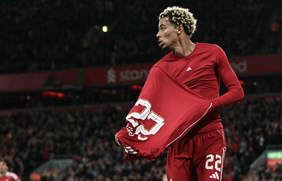 ލީގު ކަޕުގައި ލިވަޕޫލާއި ޗެލްސީ އަށް އުނދަގޫ މޮޅެއް