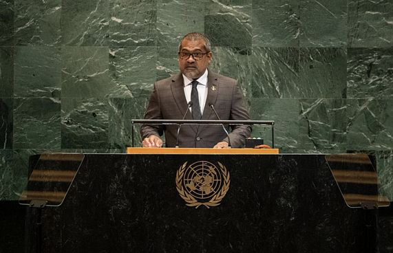 ބައިނަލްއަގުވާމީ ނިޒާމަށް އޮތް އިތުބާރު ދަނީ ގެއްލެމުން