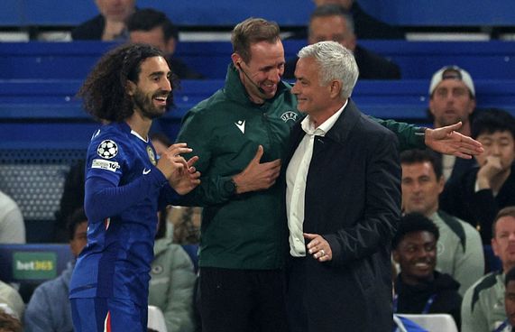 އެންޒޯއާ ދިމާކޮށްލުމުން ދިފާއުގައި ނުކުތީ ސްޕެޝަލް ވަން