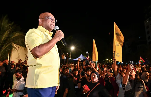 އެމްޑީޕީގެ ރައީސާއި ނައިބު ރައީސްގެ މަގާމު އުވާލަނީ