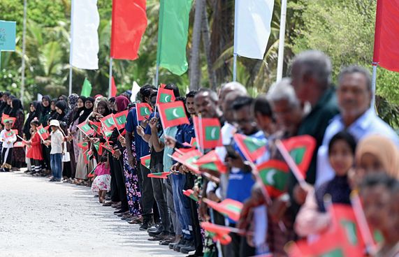 މަންދޫގައި ފުޓްސަލް މެޗެއް ކުޅެން ރައީސަށް ދައުވަތު