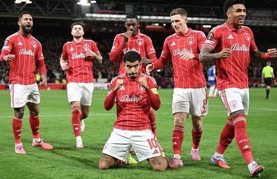 ރޯމާ އާއި ވިލާ ބަލި، ފޮރެސްޓަށް ހިތްހަމަޖެހުން