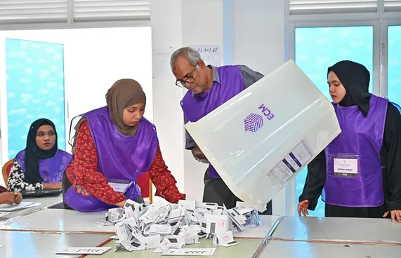 ވޯޓުފޮށި ނުބަހައްޓާތީ ރީ-ރަޖިސްޓްރީވާން ފުރުސަތެއް