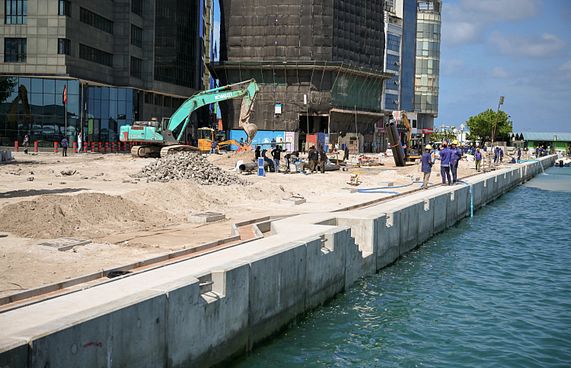 ތާރުއަޅަން ޖުމްހޫރީ މައިދާން ކައިރި މަގުތައް ބަންދު