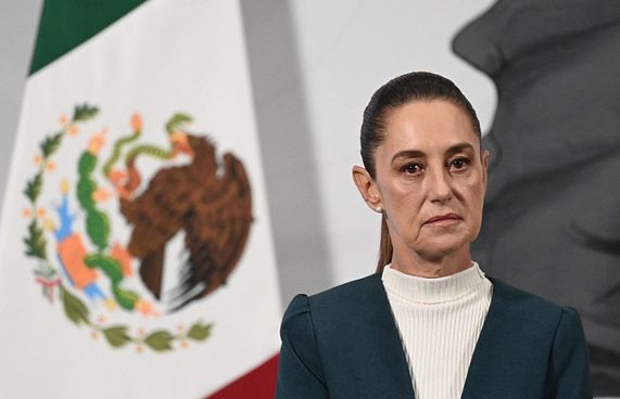 މެކްސިކޯގެ ރައީސަށް މަގުމަތިން ޖިންސީ ގޯނާކޮށްފި