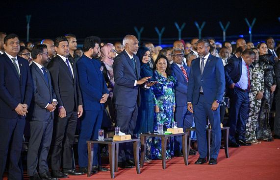 ހަނިމާދޫ އެއާޕޯޓަށް ޑޮލަރު އޭޓީއެމަކާއި ޑޮލަރު ކައުންޓަރެއް