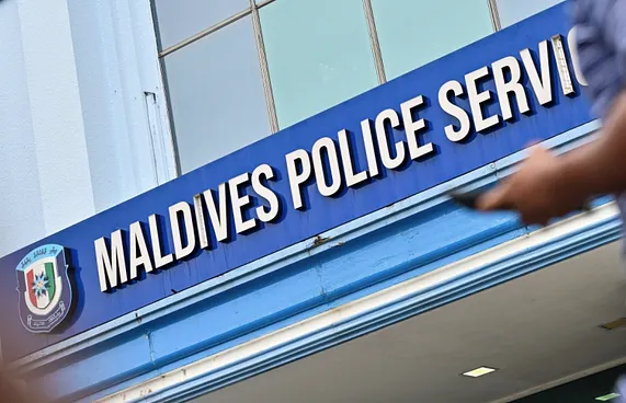 ގެއެއްގެ މަތިން މީހަކު ވެއްޓި އަނިޔާވެއްޖެ