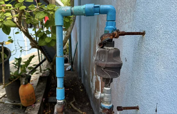 "ފެން މީޓަރުތައް ހުރީ ބަންދުކޮށްފައި"