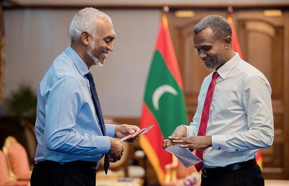 ސުވެނިއާ ޓިކެޓް ރައީސް ބައްލަވައިގެންފި