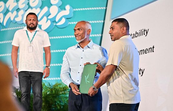 މަހްލޫފް ޕީއެންސީއާ ގުޅިވަޑައިގެންފި