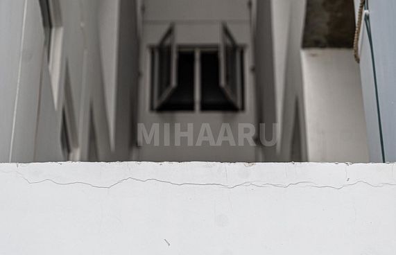 ފަހި ފްލެޓްގައި ރެނދު، ބުނީ ނުރައްކަލެއް ނެތް ކަމަށް