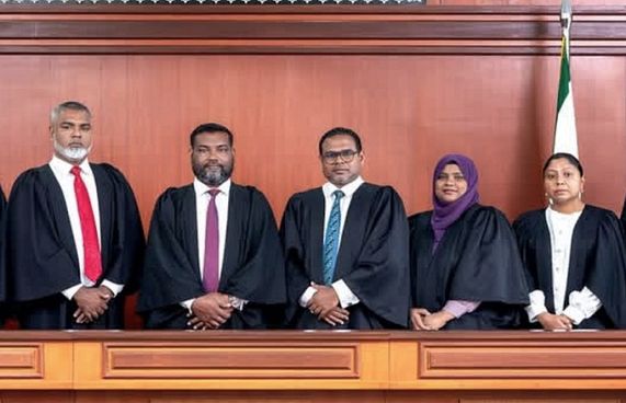ހައި ކޯޓުގެ ފަސް ފަނޑިޔާރެއްގެ ސުލޫކީ މައްސަލަ ބަލަނީ