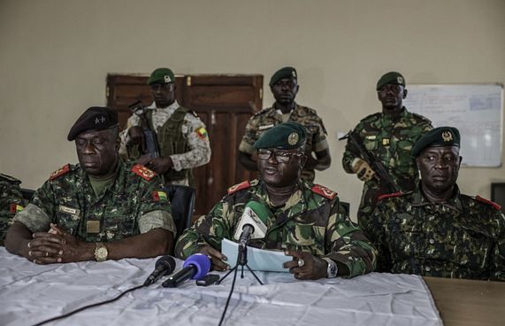 ގިނީ-ބިސާއޫގެ ރައީސް ހައްޔަރުކޮށް ވެރިކަން ވައްޓާލައިފި