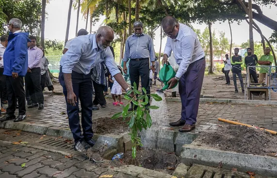 ފަސް މިލިއަން ގަސް ޕްރޮގްރާމަށް، ފެންދޭ 20 އުޅަނދު ހޯދަނީ