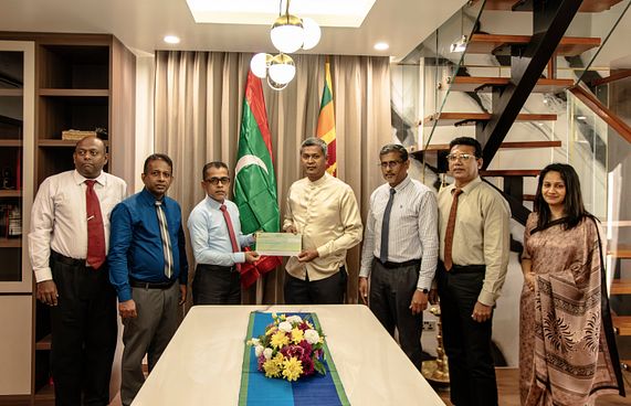 އެލިއާއިން ލަންކާއަށް 20،000 ޑޮލަރު