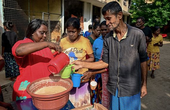 އޭޝިއާގައި ފެން ބޮޑުވެ މަރުވި އަދަދު 1،160 އަށް