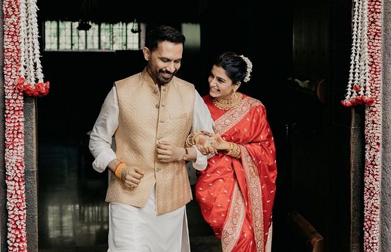 ނުވެސް އެނގި ތިއްބާ ރާޖް އާއި ސަމަންތާ ކައިވެނިކޮށްފި